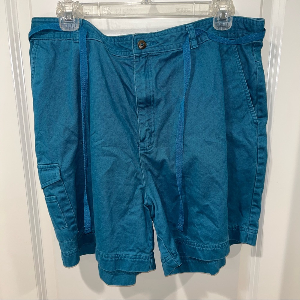 Basic Editions Shorts Womens size 16 Bermuda Cargo green color 100% cotton
